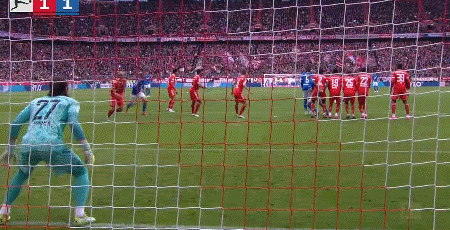 关于毕尔巴鄂竞技训练开放日；国际比赛日远射贴柱引欢呼；德甲在即；年轻球员得到机会的信息